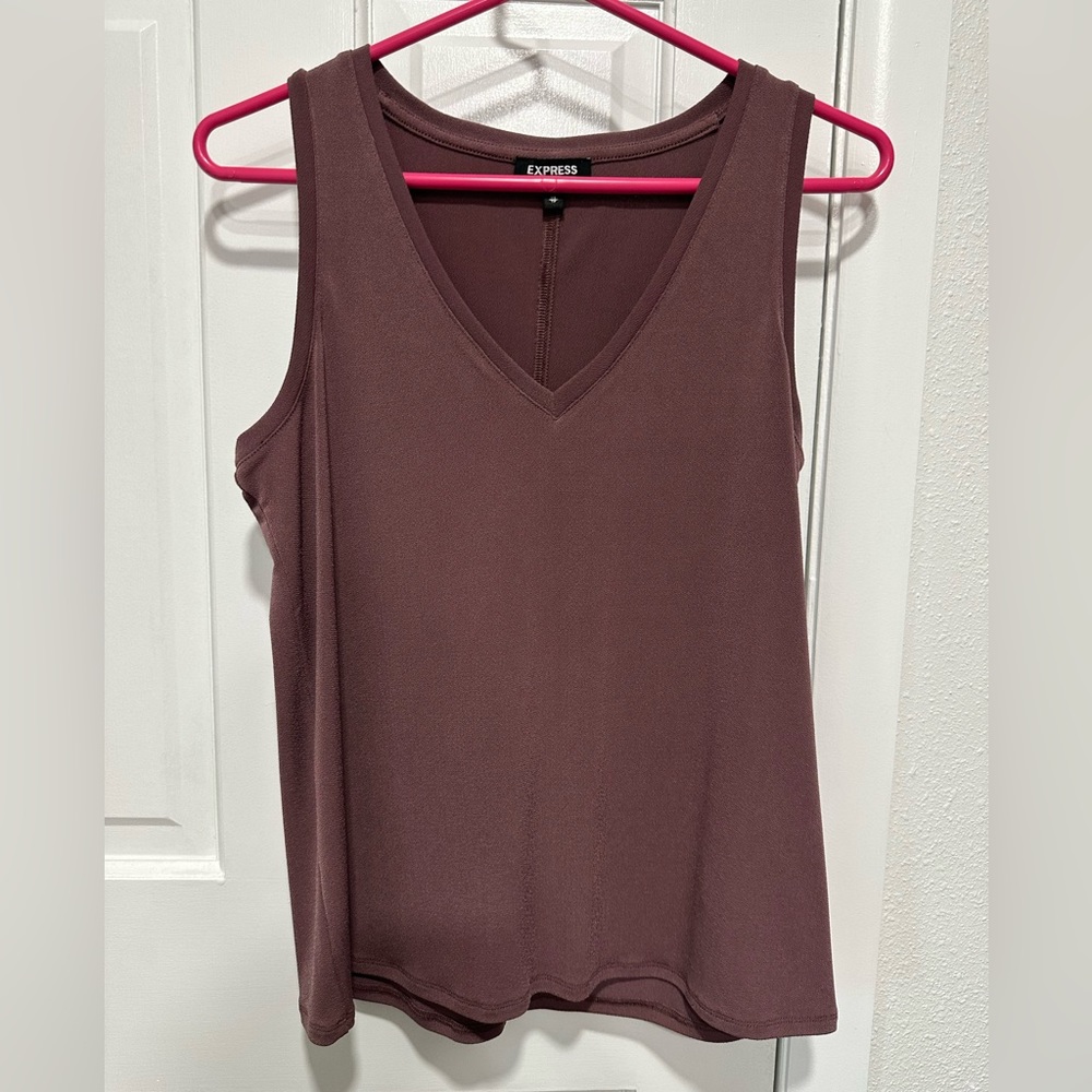4/$25 Express women's Mauve V-neck sleeveless blouse size XS can size up to S